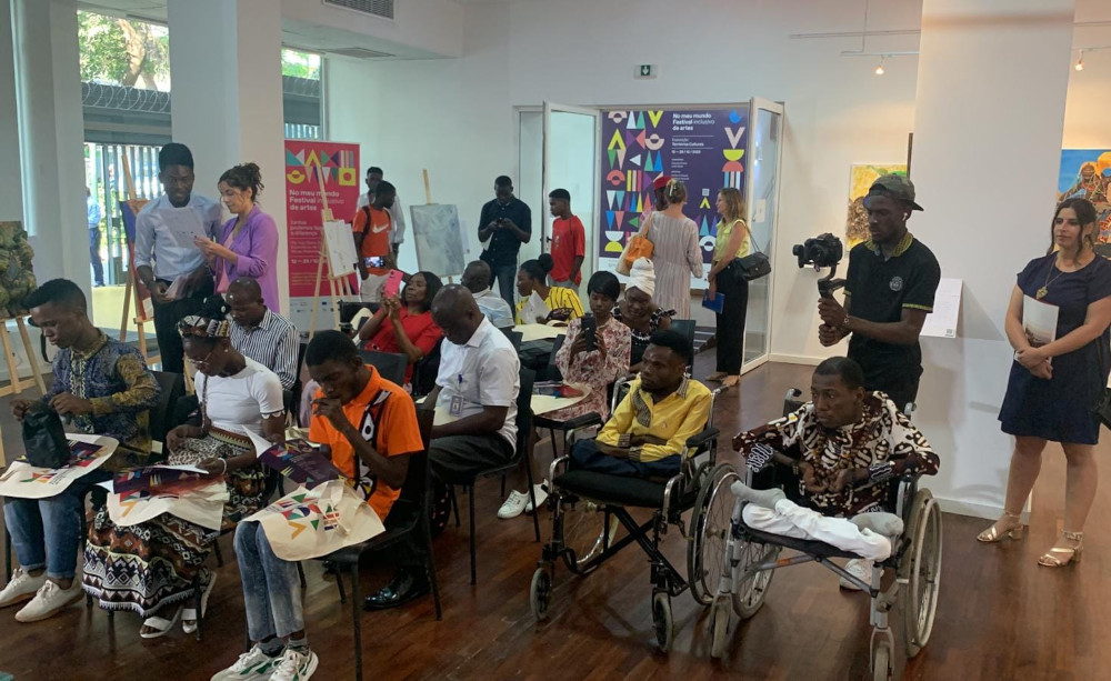 Vista do público na abertura da Exposição